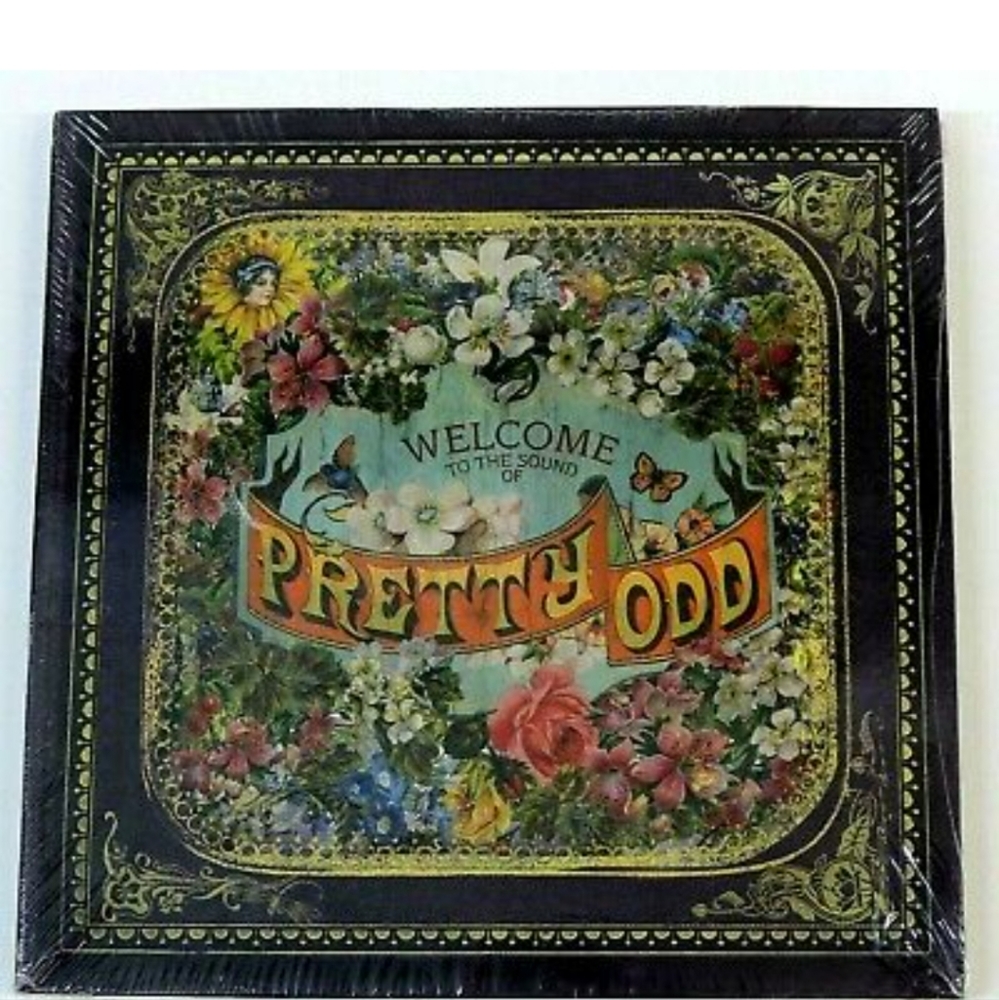 RARE.   PANIC! AT THE DISCO- PRETTY. ODD. Jigsaw puzzle, record box set